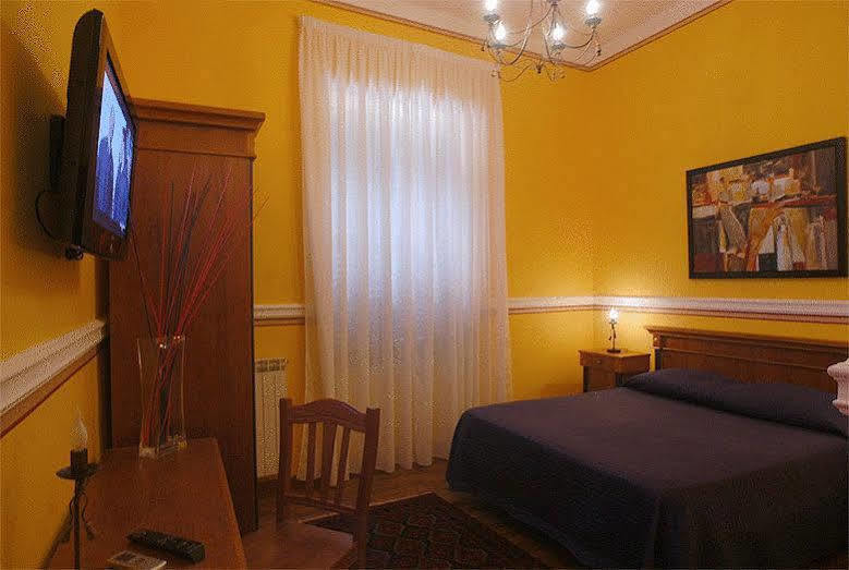 Hotel Amadeus Caserta Buitenkant foto